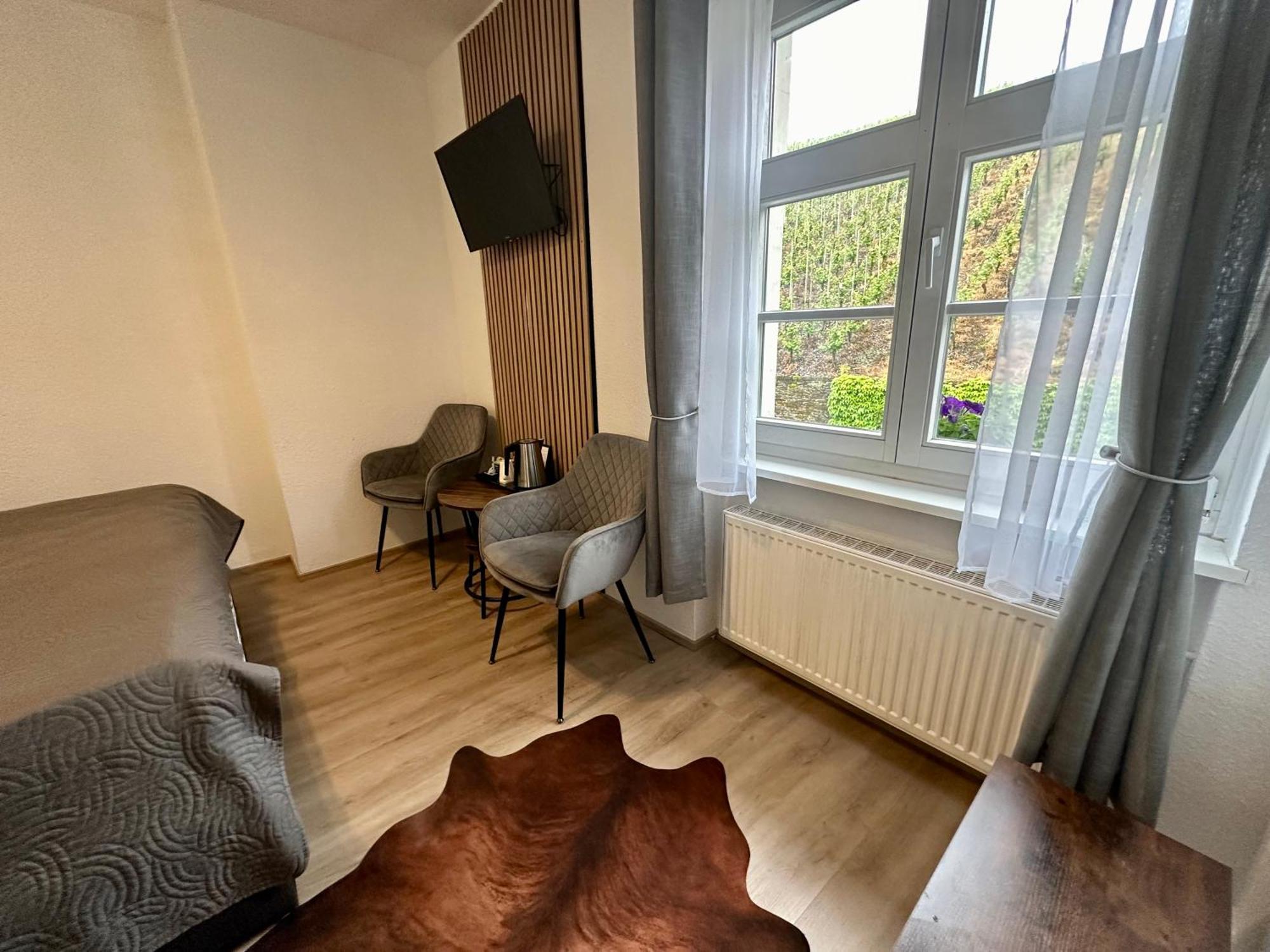 Hotel Restaurant Wuerzig In Ürzig Eksteriør bilde